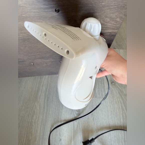 Kensie Handheld Garment Steamer - Picture 6 of 13